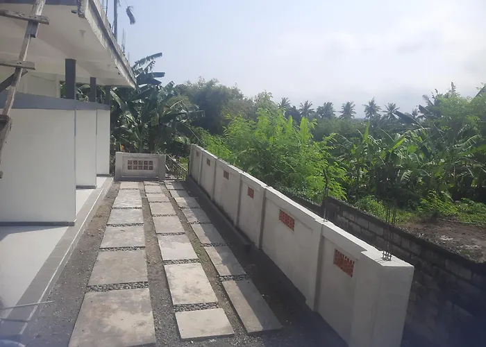 Hotel Ayunda & *
