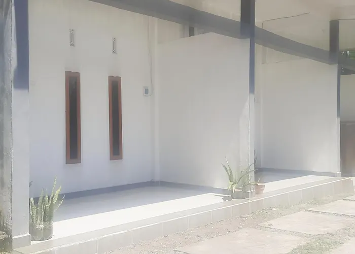 Hotel Ayunda & *